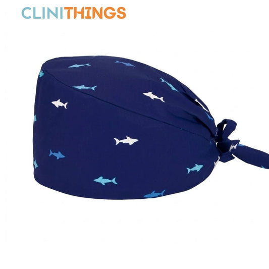 Gorro quirúrgico con estampado de tiburones.